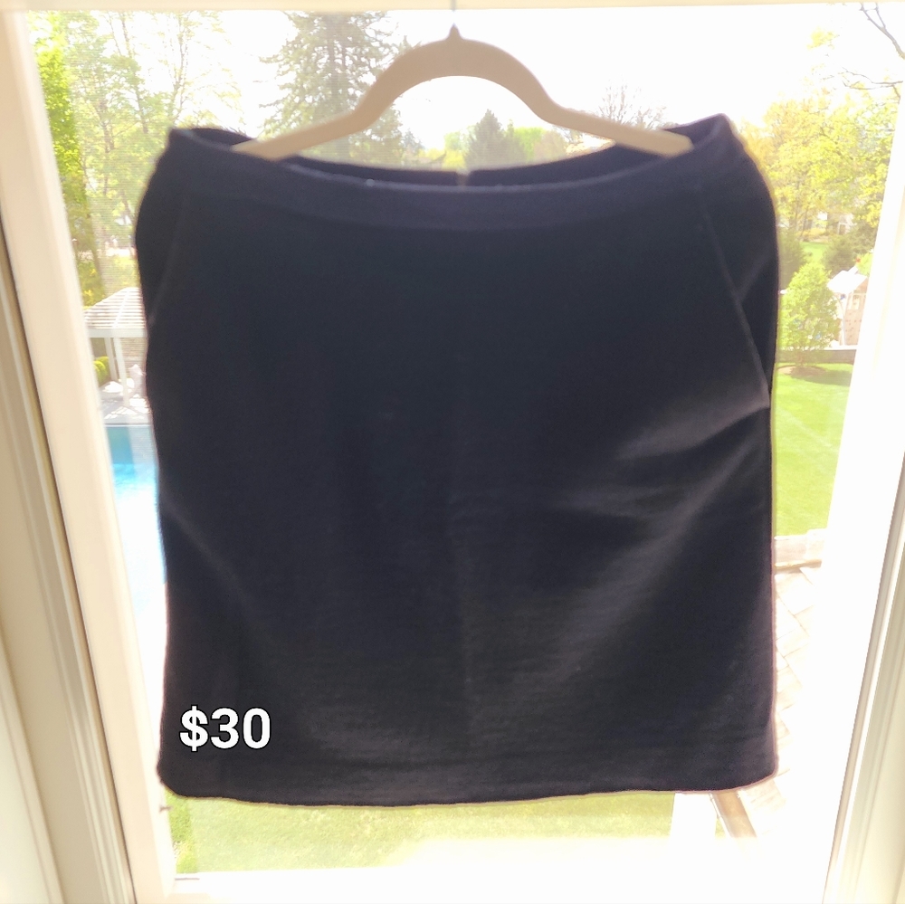 Skirt very good condition and very comfortable. Size 2